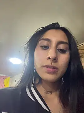 Snapshot of Violeet-Smith chatting on 3, 12, 2025 Violeet-Smith online show from 3, 12, 2025