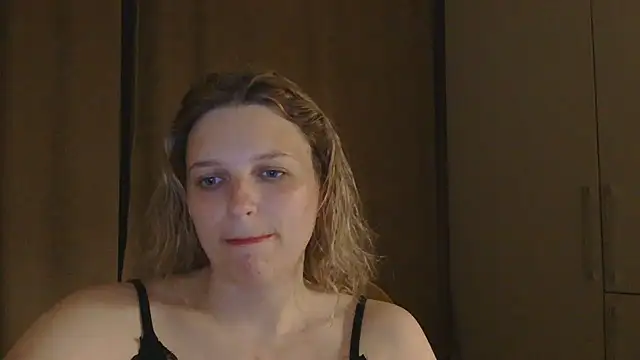 Snapshot of ElisSky301 chatting on 27, 5, 2026 ElisSky301 online show from 27, 5, 2026