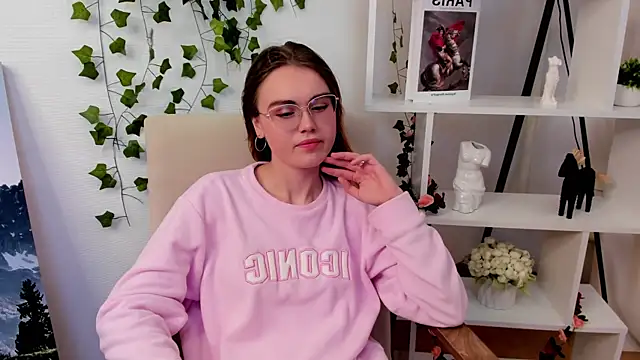 Snapshot of NichelleBenckendorf chatting on 22, 10, 2025 NichelleBenckendorf online show from 22, 10, 2025