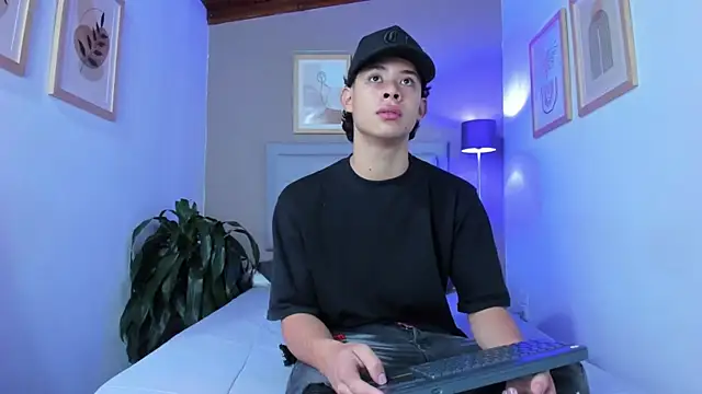 ApoloRicci online show from 27, 10, 2025