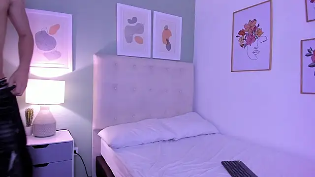 ApoloRicci online show from 17, 12, 2025