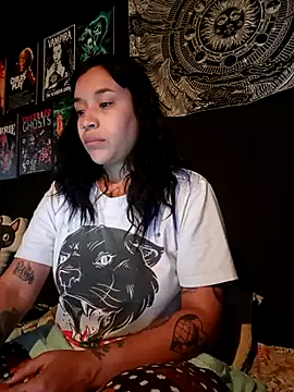 Isis Bathory online show from 20, 11, 2025