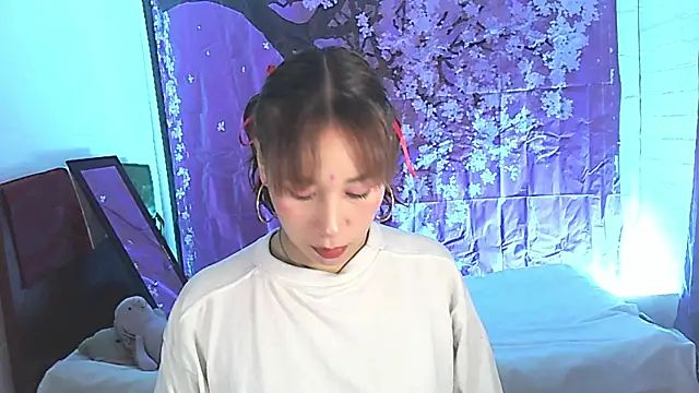 Charlotte morh  online show from 12, 11, 2025