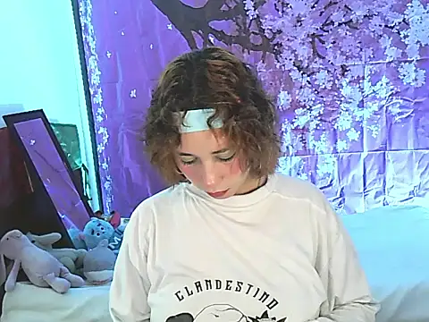 Charlotte morh  online show from 14, 11, 2025