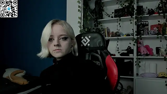 Holy Mistress S online show from 2, 12, 2025