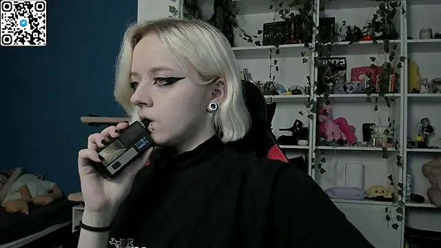 Holy Mistress S online show from 3, 12, 2025