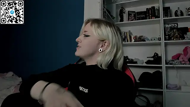 Holy Mistress S online show from 13, 1, 2026