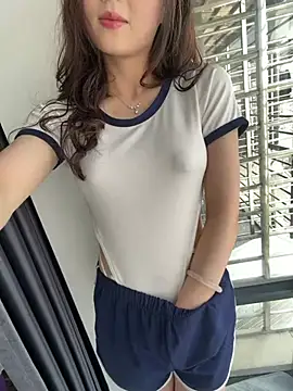 Snapshot of meimei_x chatting on 28, 4, 2026 meimei x online show from 28, 4, 2026