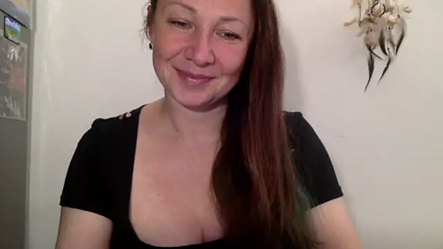 Snapshot of LucyTop chatting on 22, 10, 2025 LucyTop online show from 22, 10, 2025