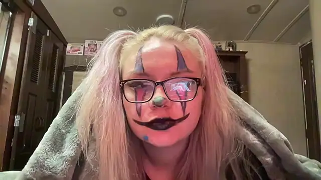 Snapshot of lostinherwonderland chatting on 25, 10, 2025 lostinherwonderland online show from 25, 10, 2025