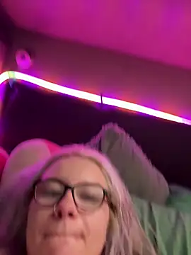 Snapshot of lostinherwonderland chatting on 29, 10, 2025 lostinherwonderland online show from 29, 10, 2025