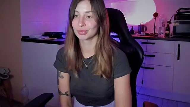 Kira-meow online show from 13, 11, 2025