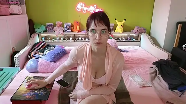  HeraLuna  online show from 9, 11, 2025