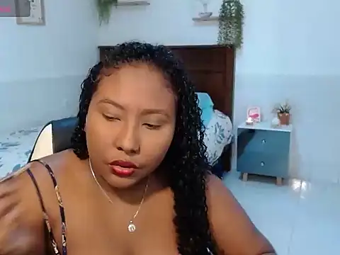 Snapshot of KaroldelaTorree chatting on 25, 10, 2025 KaroldelaTorree online show from 25, 10, 2025
