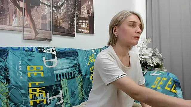 Snapshot of Tenderly_Sophie chatting on 7, 6, 2026 Tenderly Sophie online show from 7, 6, 2026