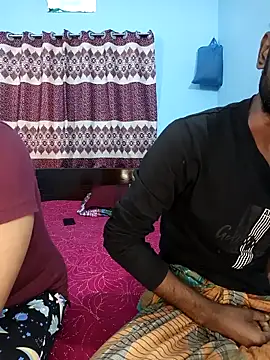 Snapshot of CoupleShow_432 chatting on 18, 1, 2026 CoupleShow 432 online show from 18, 1, 2026