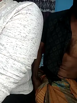 Snapshot of CoupleShow_432 chatting on 8, 2, 2026 CoupleShow 432 online show from 8, 2, 2026