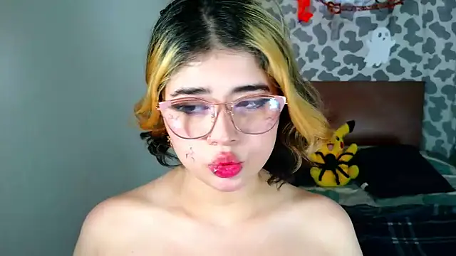 Snapshot of Dafne_Delayne chatting on 22, 10, 2025 Dafne Delayne online show from 22, 10, 2025