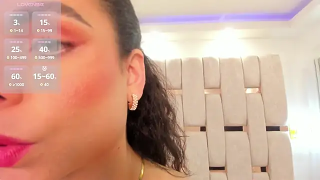 Snapshot of agatha_mendoza_ chatting on 29, 10, 2025 agatha mendoza  online show from 29, 10, 2025