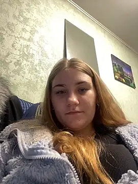 Snapshot of Emily_Sweety__ chatting on 22, 10, 2025 Emily Sweety online show from 22, 10, 2025