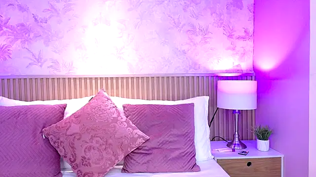 AdelineJhones online show from 3, 11, 2025