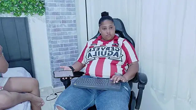 Snapshot of Yuliana_sofi chatting on 23, 10, 2025 Yuliana sofi online show from 23, 10, 2025