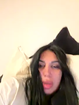 IsaBebe online show from 3, 11, 2025