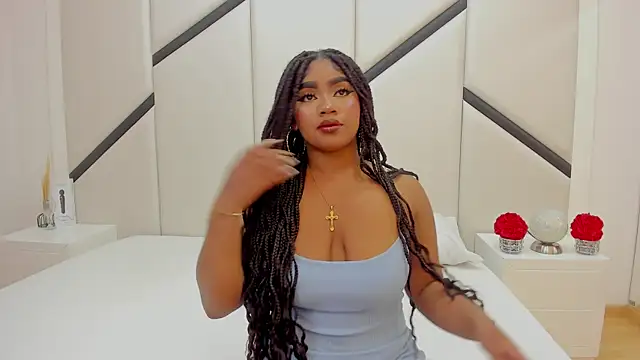 Snapshot of MirandaTurbay chatting on 7, 11, 2025 MirandaTurbay online show from 7, 11, 2025