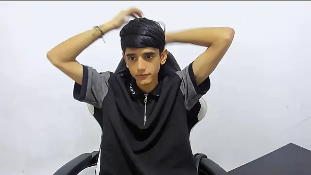 Cris curry02 online show from 13, 1, 2026