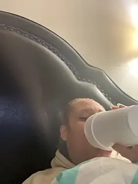 CreammieDelite online show from 6, 11, 2025