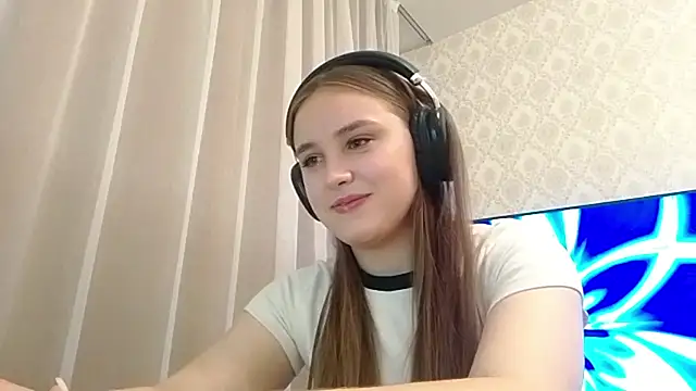 Snapshot of MilaRiviera chatting on 23, 10, 2025 MilaRiviera online show from 23, 10, 2025