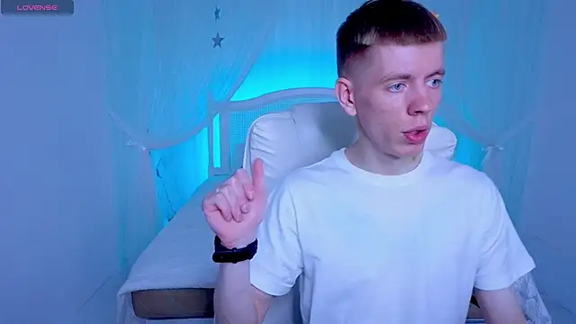 Snapshot of Cristian__Dior chatting on 1, 5, 2026 Cristian Dior online show from 1, 5, 2026