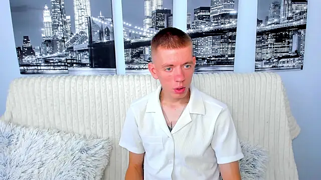 Snapshot of Cristian__Dior chatting on 6, 8, 2026 Cristian Dior online show from 6, 8, 2026
