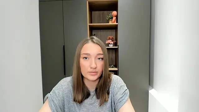 ShemikaCozza online show from 25, 10, 2025