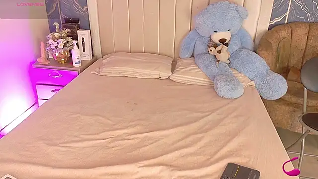 iam nicolle online show from 20, 11, 2025