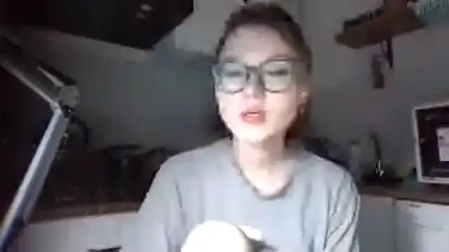 Snapshot of LilysTaylor chatting on 24, 10, 2025 LilysTaylor online show from 24, 10, 2025