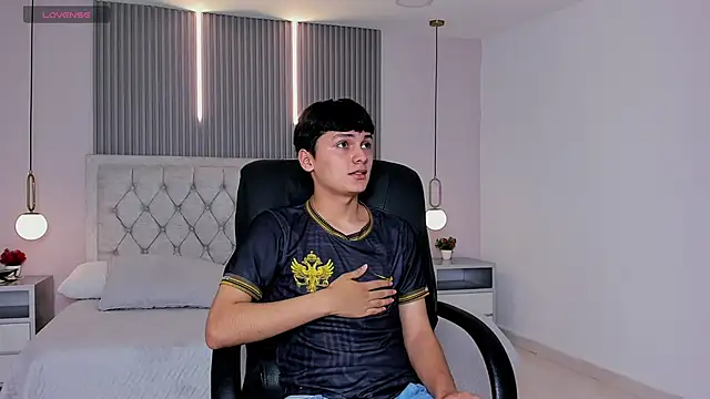 Maxii18  online show from 16, 12, 2025