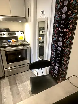 elliepixie online show from 28, 10, 2025