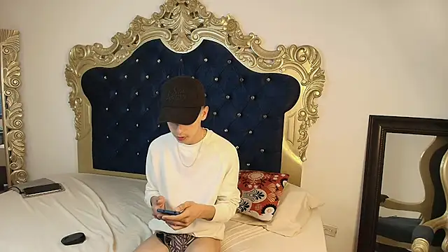 Sebastian Reed online show from 30, 10, 2025