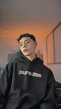 Sebastian Reed online show from 3, 3, 2026