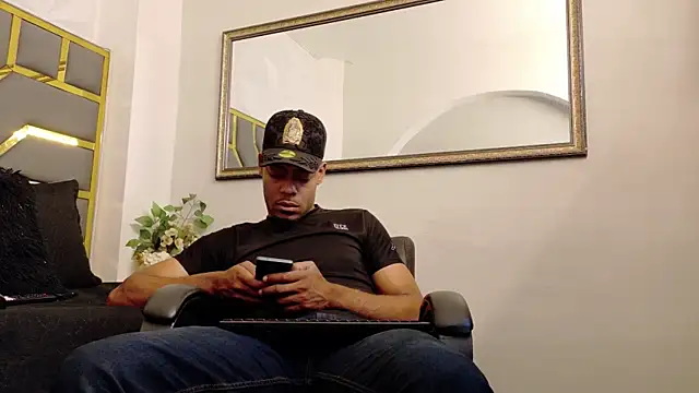 Neytanmalcon online show from 3, 12, 2025