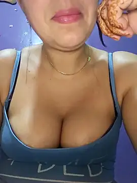 Sexy-girl online show from 4, 2, 2026