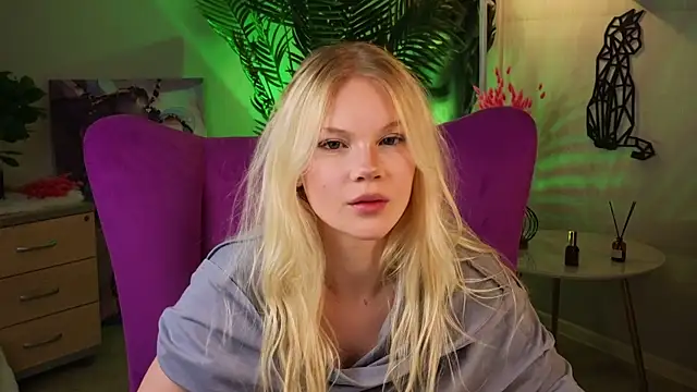 Snapshot of RosalindIsome chatting on 24, 10, 2025 RosalindIsome online show from 24, 10, 2025