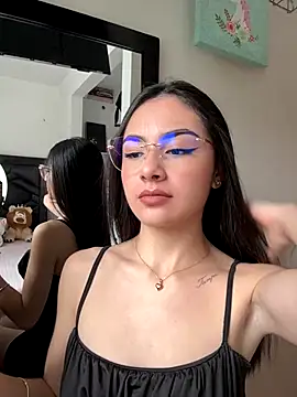 Snapshot of IslaCole chatting on 25, 10, 2025 IslaCole online show from 25, 10, 2025