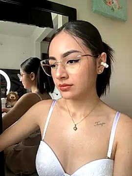 Snapshot of IslaCole chatting on 26, 10, 2025 IslaCole online show from 26, 10, 2025