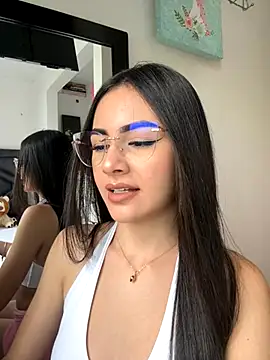 IslaCole online show from 21, 11, 2025