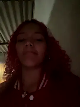 Snapshot of Emmily13 chatting on 23, 10, 2025 Emmily13 online show from 23, 10, 2025