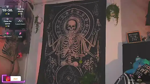 Dalia Vorhees online show from 4, 12, 2025