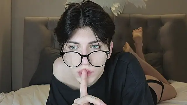 Oliver star boy  online show from 6, 1, 2026