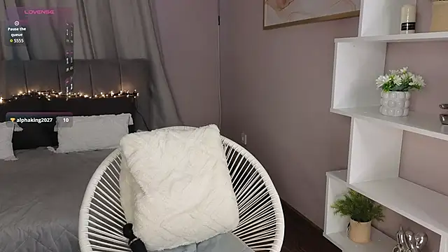 Snapshot of LilCatalia chatting on 5, 6, 2026 LilCatalia online show from 5, 6, 2026